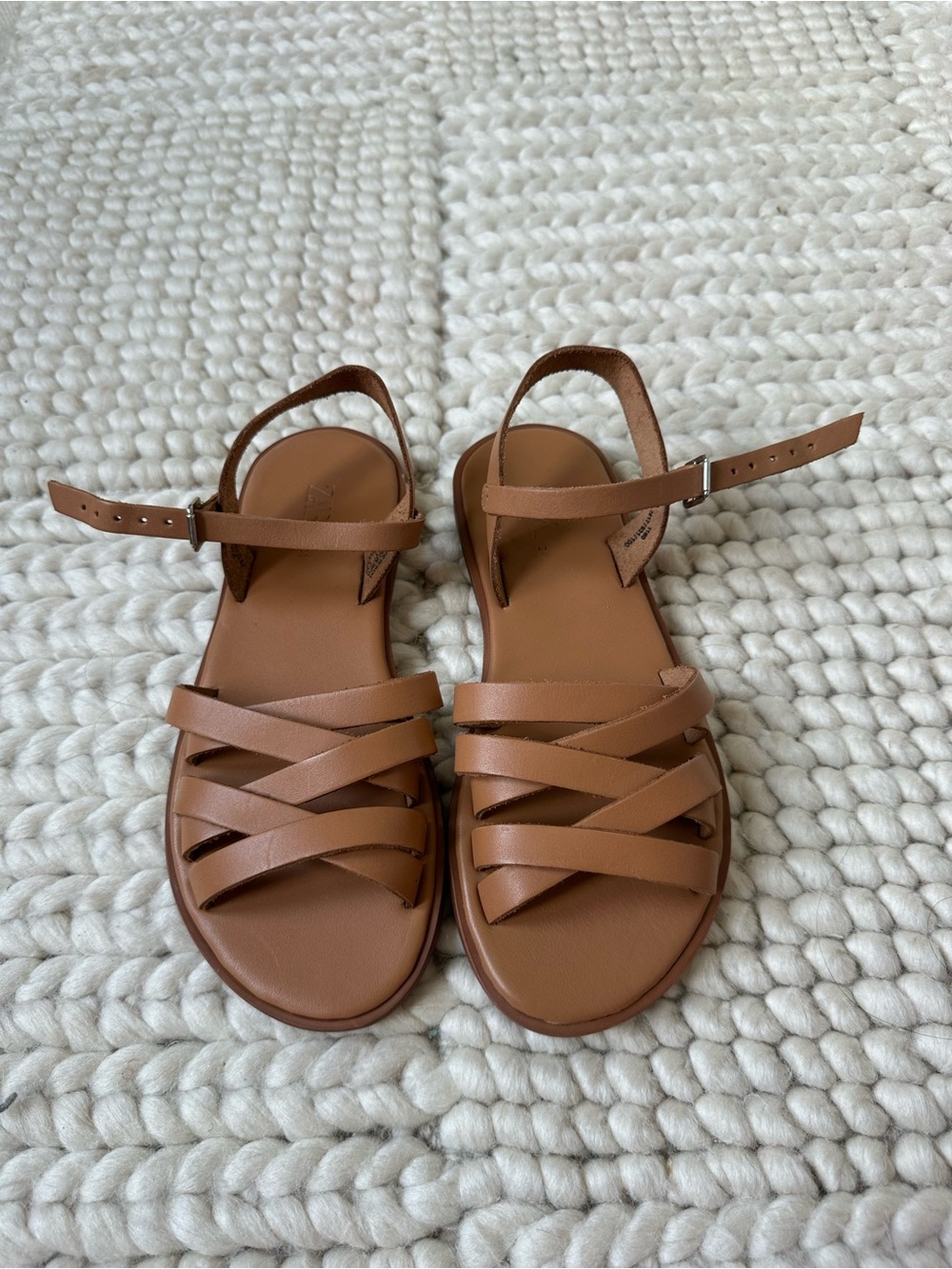 Zara girls tan strapped flat sandal. Never used size US 2.5 - 3